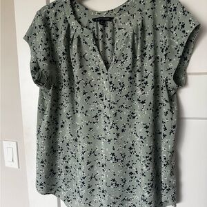 41 Hawthorn Sage Green Floral Cap Sleeve Blouse
